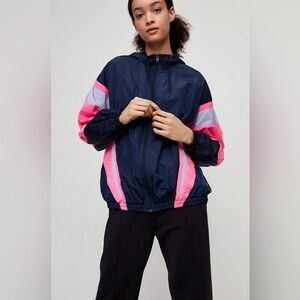 Aritzia Tna McSweeney Anorak Windbreaker Jacket (SZ L)